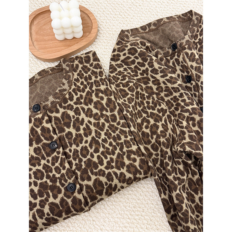 Leopard print round neck slim fit sweater top