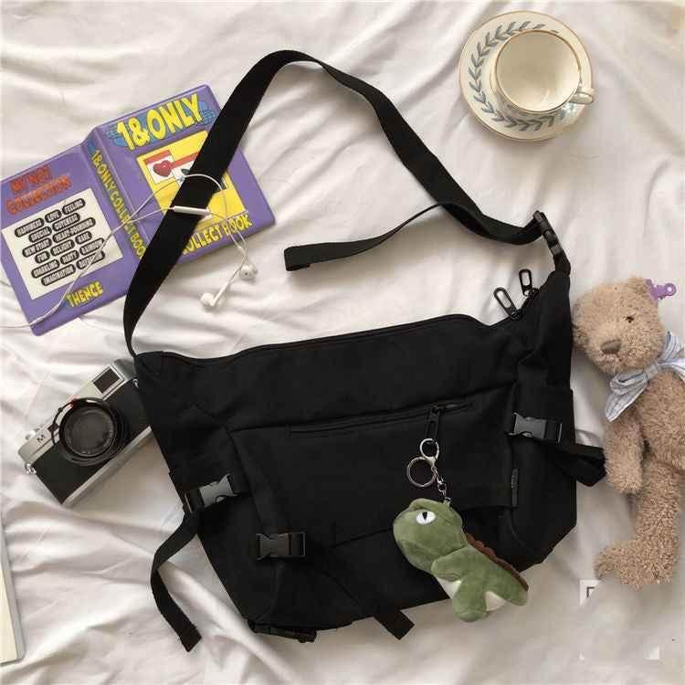 Ins Japanese Harajuku Dark Fan Can Tooling Canvas Bag Female Korean Wild Pure Color Student One-Shoulder Messenger Bag E MuddyStock