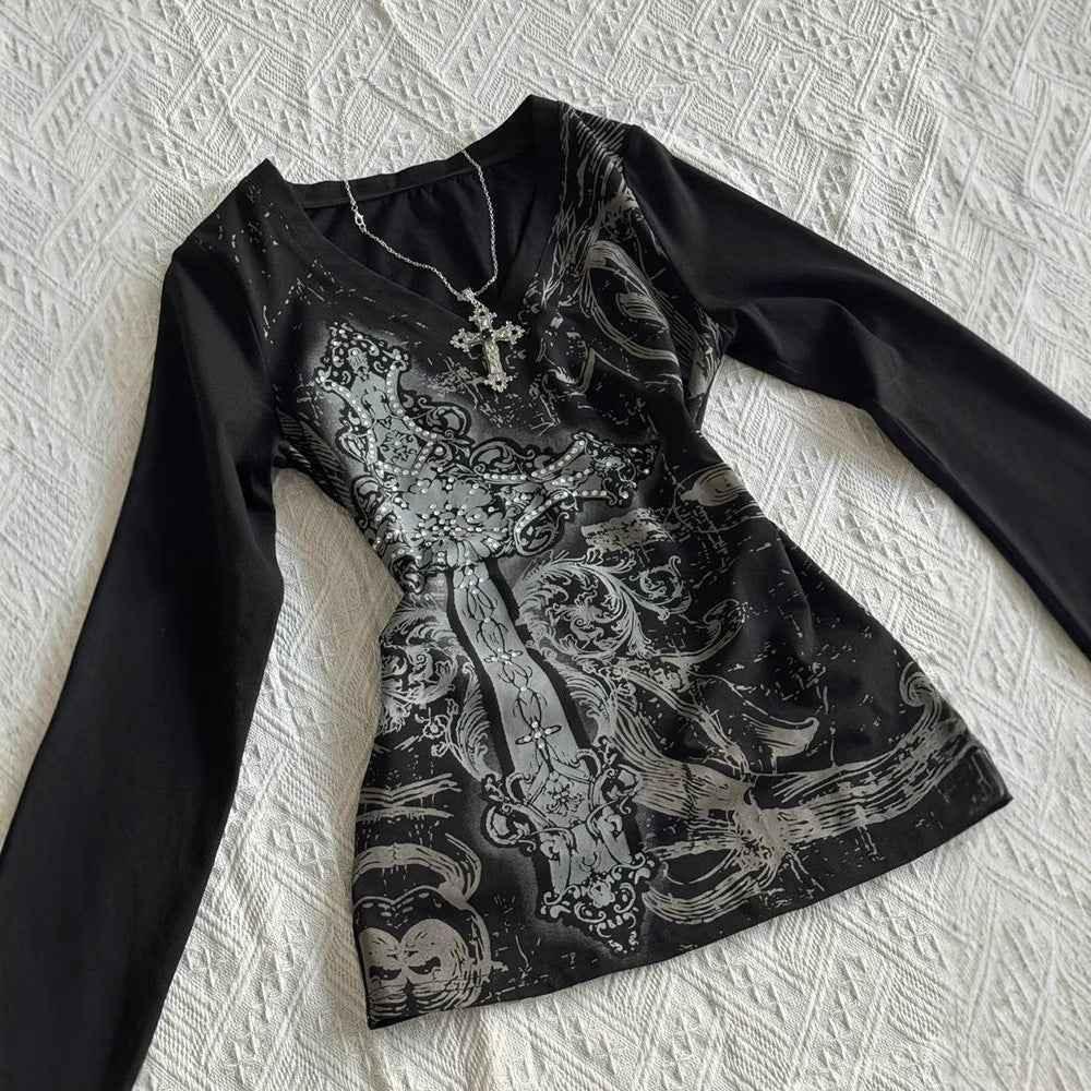 Black printed T retro V long sleeved waist slimming top for women | MuddyStock Originals