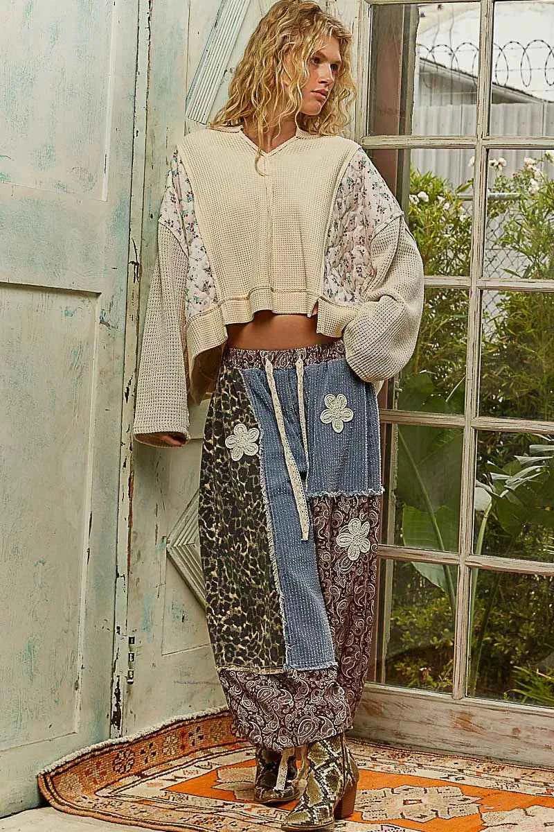Floral Pattern Quilted Knit Cropped Top with Raw Edge Detail For Women