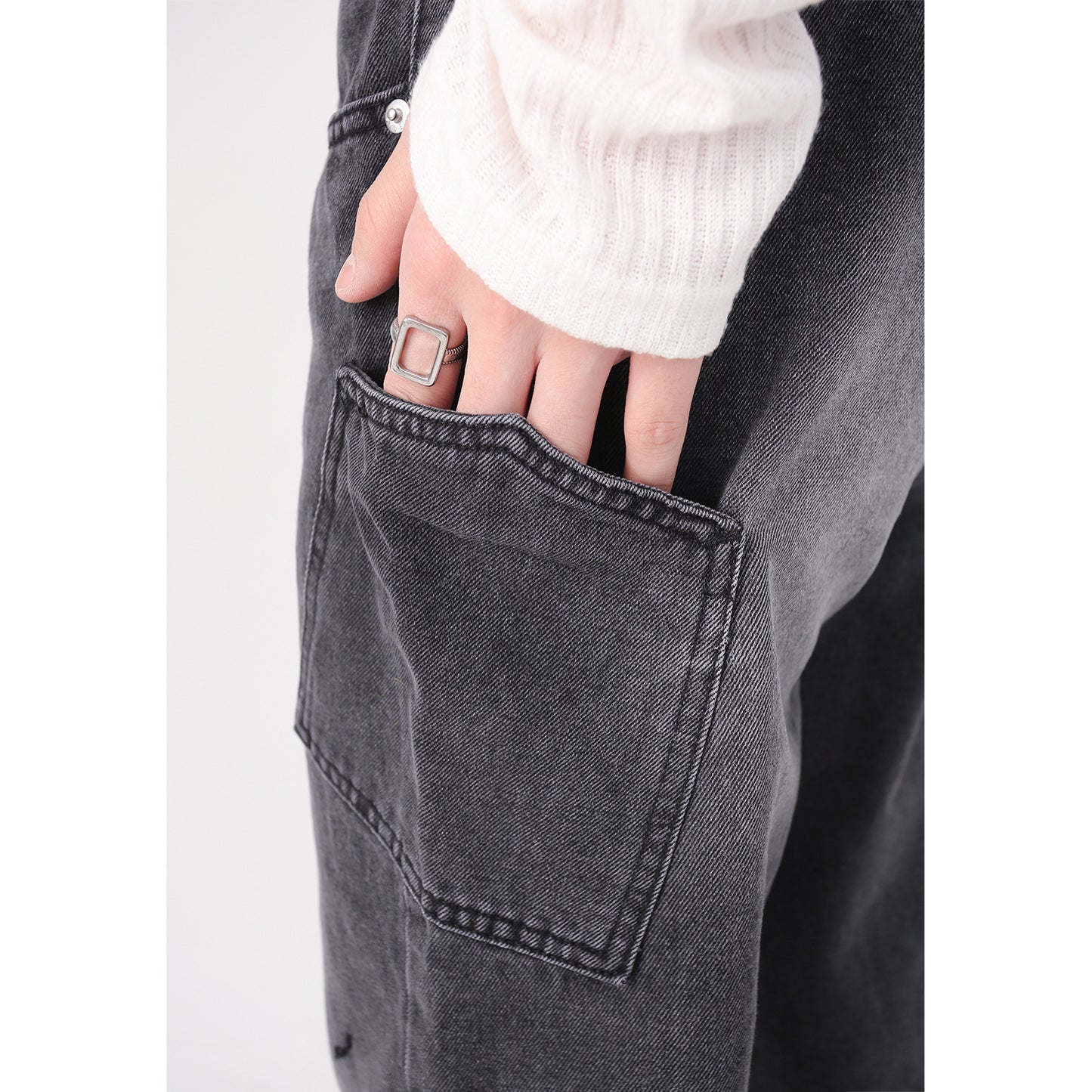 Korean Fashion Type Loose Straight Jeans For Men And Women MuddyStock