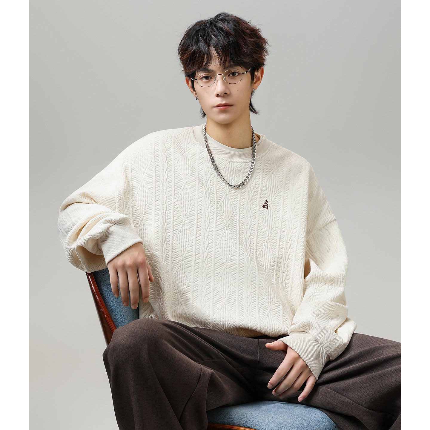 Round neck sweatshirt with embroidered for men | MuddyStock Originals MuddyStock