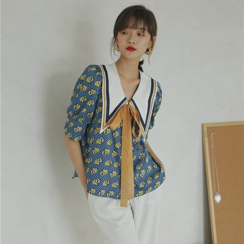 Blue short sleeve shirt MuddyStock