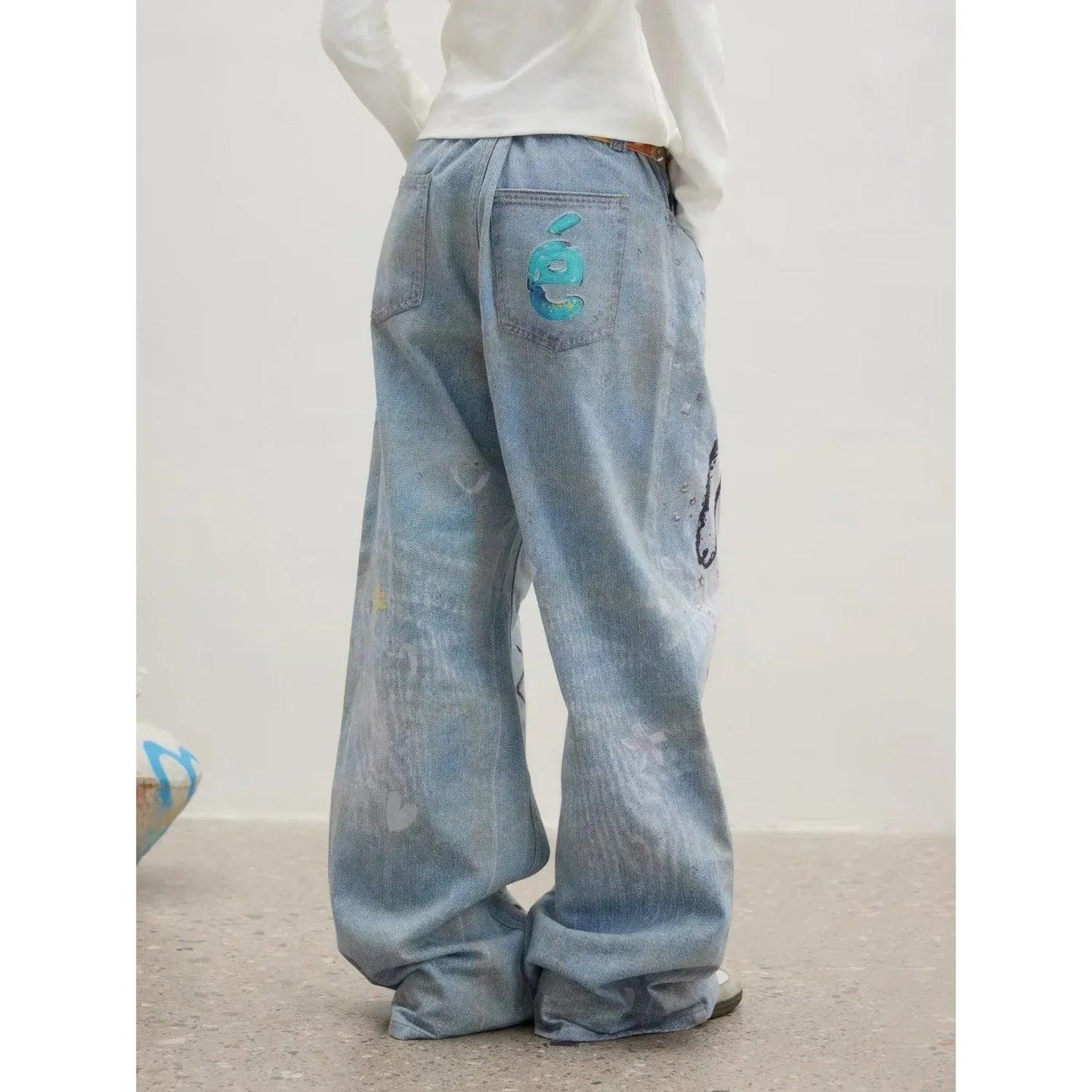 Artsy And Trendy Casual Jeans For Men And Women