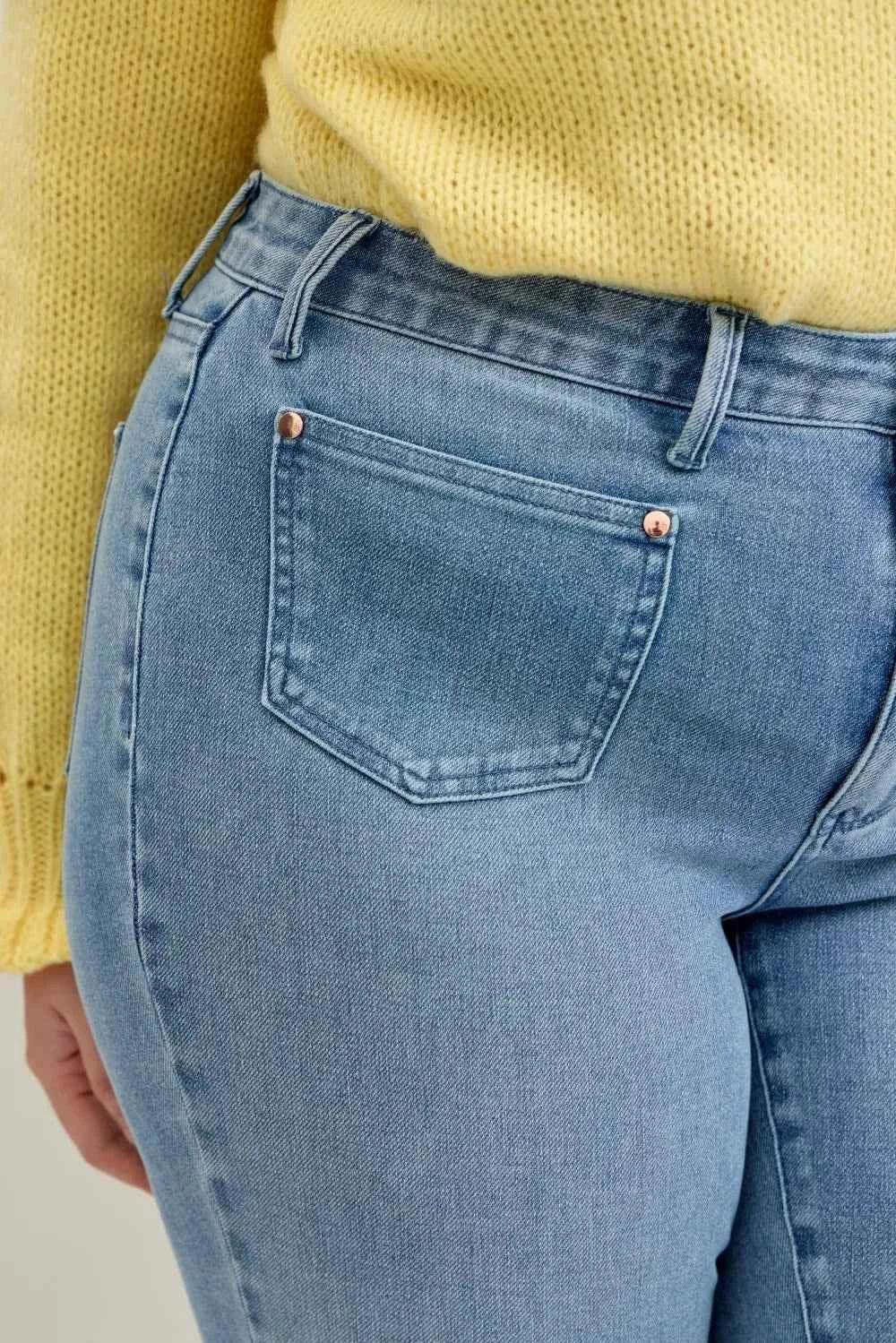 Judy Blue Full Size Mid Rise Bootcut Jeans with Contrast Wash & Front Patch Pockets For Women