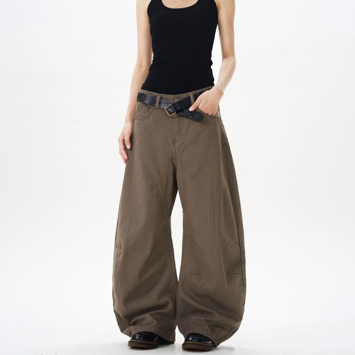 Versatile curved knife slimming jeans