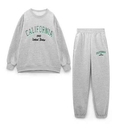 Text embroidered sweatshirt + jogging pants for women | MuddyStock Originals Set