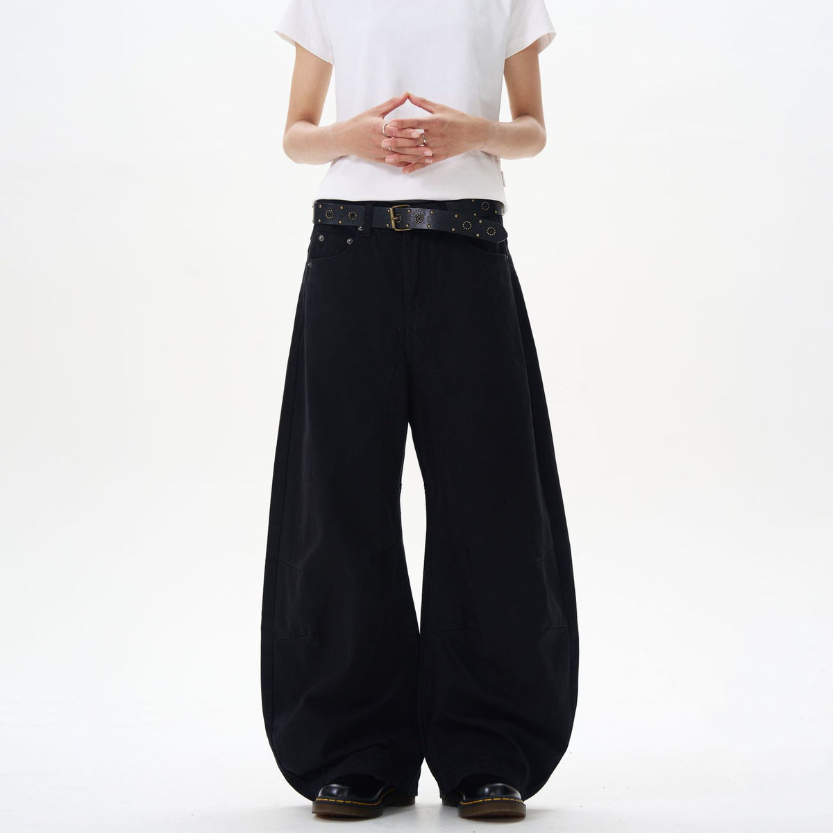 Versatile curved knife slimming jeans