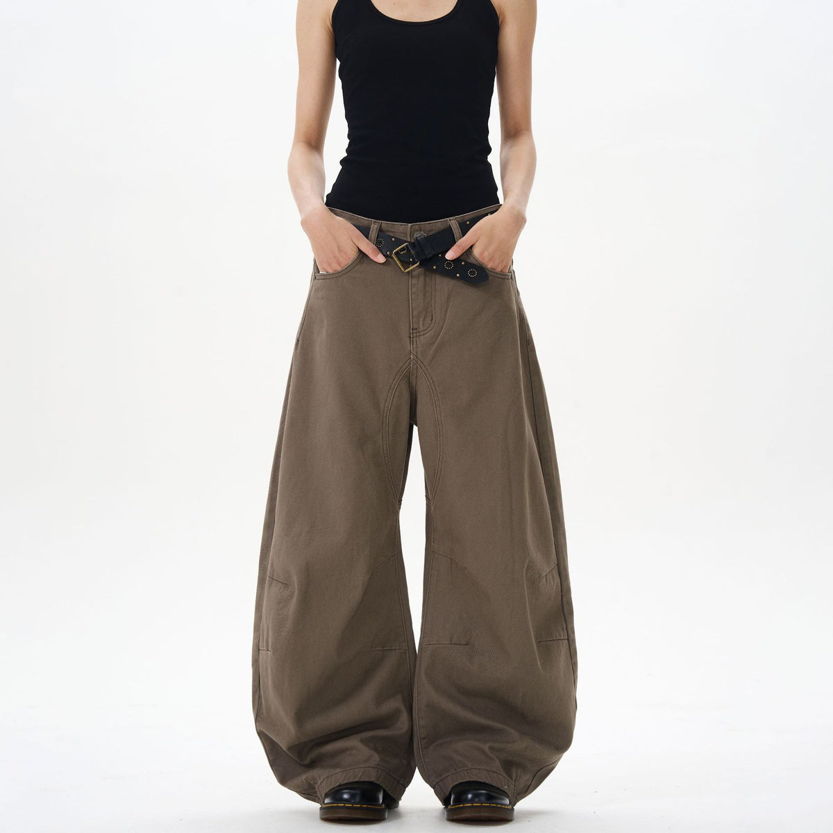 Versatile curved knife slimming jeans