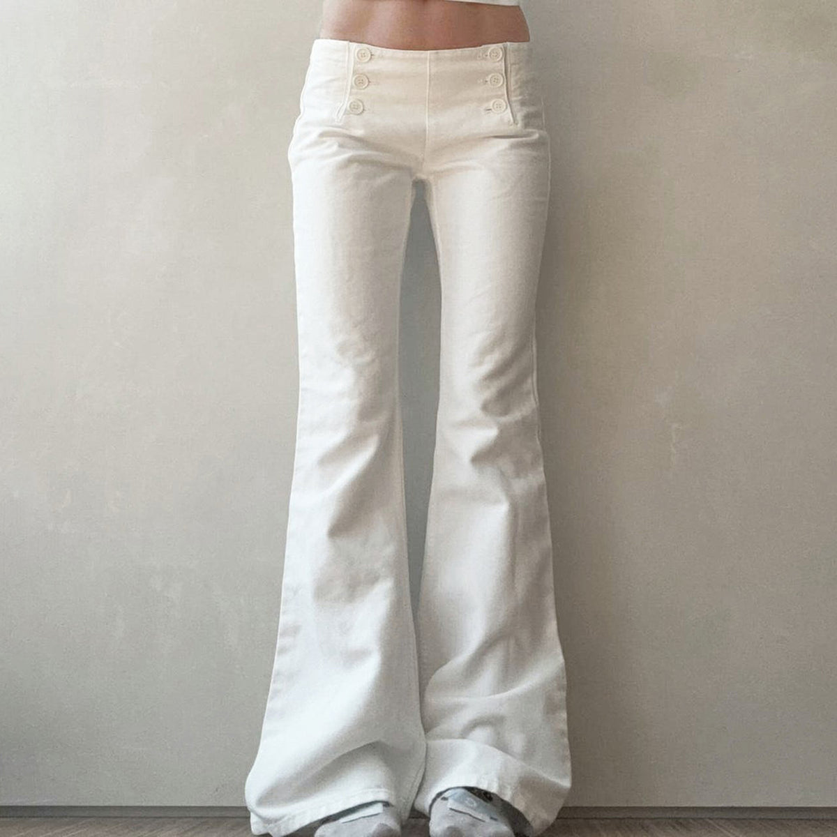 Low waist slimming and slightly flared white stretch jeans White