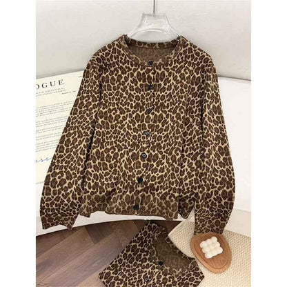 Leopard print round neck slim fit sweater top