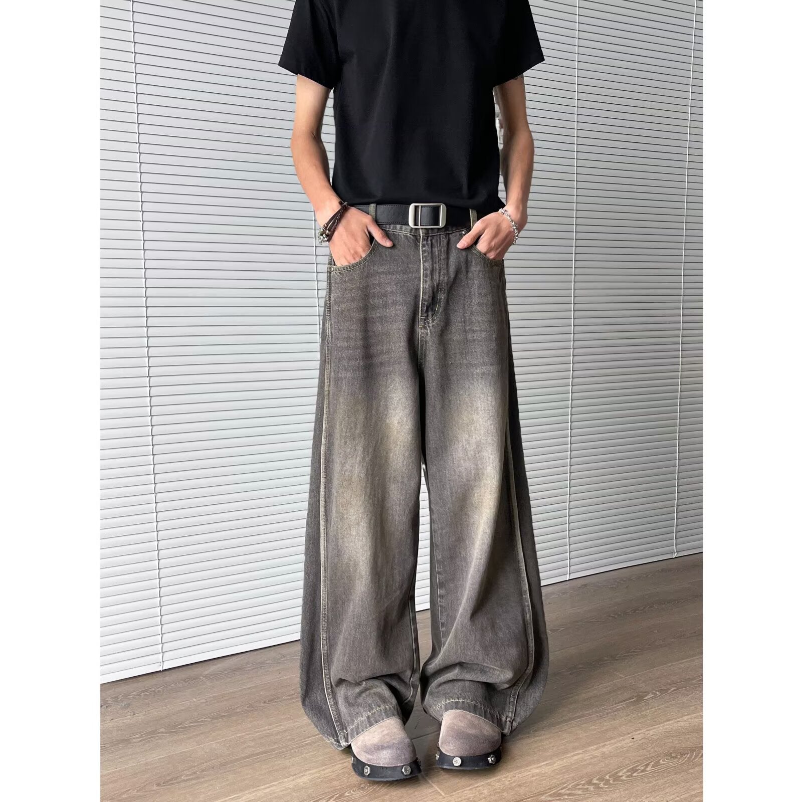 Deconstructed and spliced washed curved knife jeans for men | MuddyStock Originals Gray MuddyStock