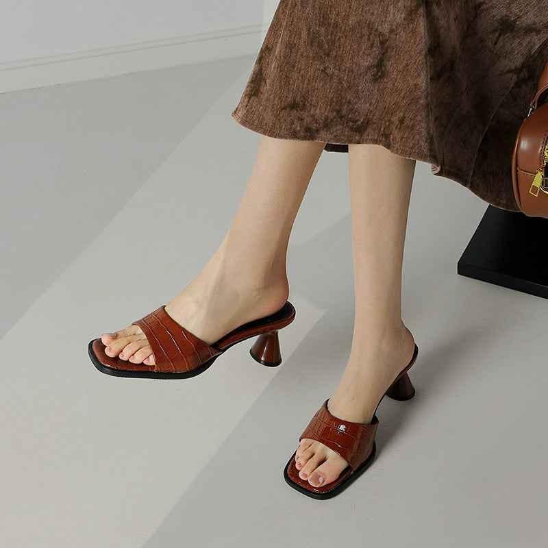 Heel square toe bamboo joint pattern slippers Brown