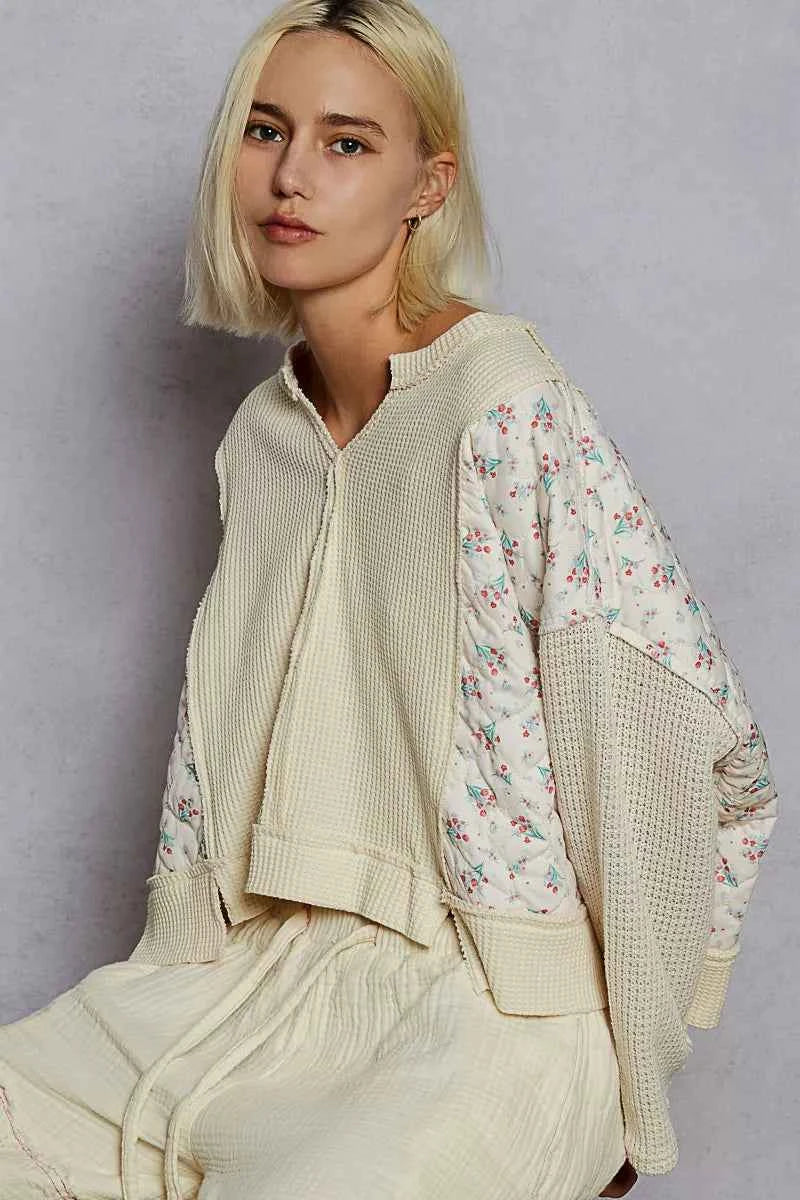 Floral Pattern Quilted Knit Cropped Top with Raw Edge Detail For Women Trendsi