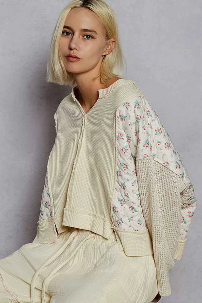 Floral Pattern Quilted Knit Cropped Top with Raw Edge Detail For Women Trendsi