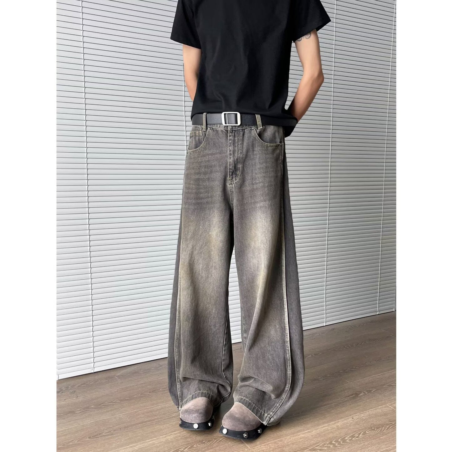 Deconstructed and spliced washed curved knife jeans for men | MuddyStock Originals MuddyStock