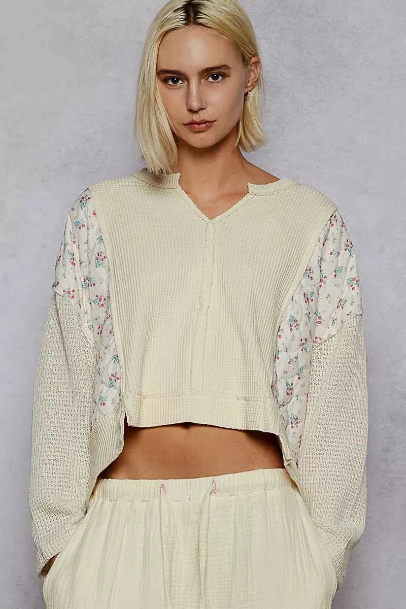 Floral Pattern Quilted Knit Cropped Top with Raw Edge Detail For Women Trendsi