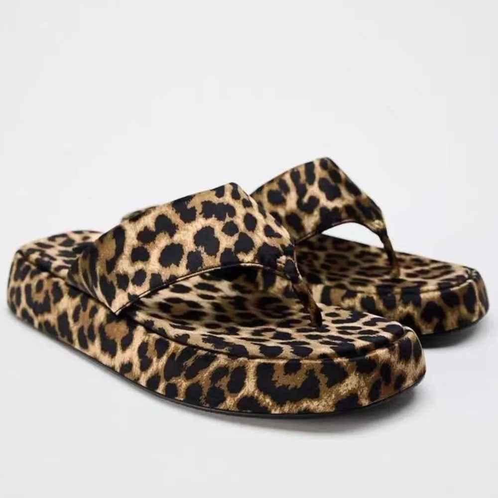 Leopard Pattern Slippers
