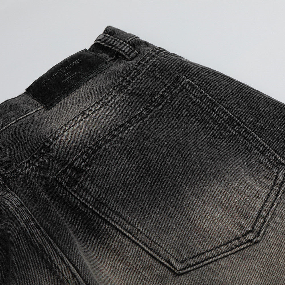 Grinding white to make old denim pants