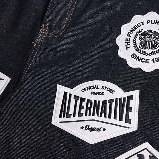 Emblem patch embroidery washed denim shorts