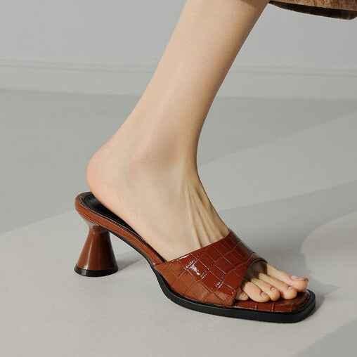 Heel square toe bamboo joint pattern slippers