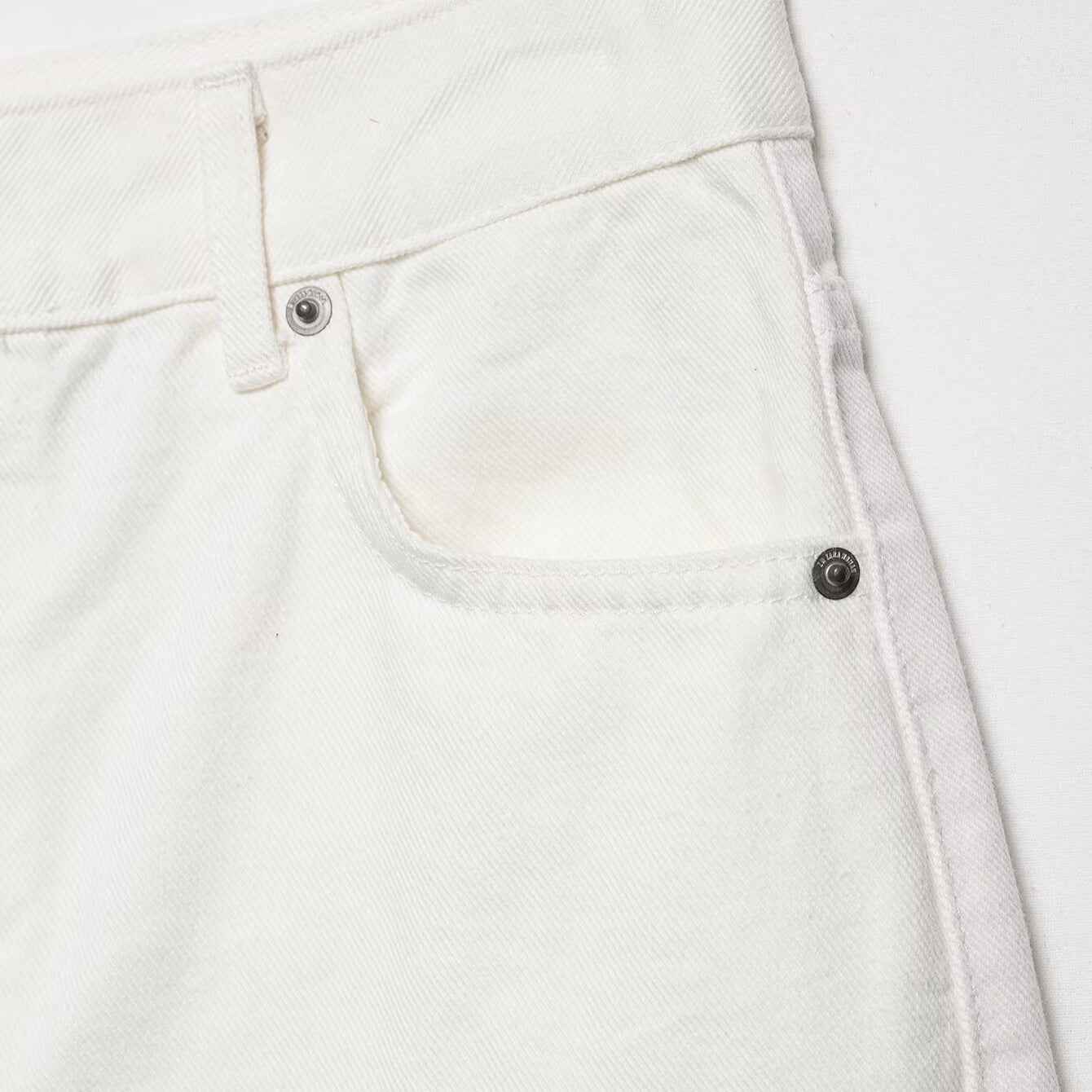 Style Raw Hem Denim Casual Shorts for Women