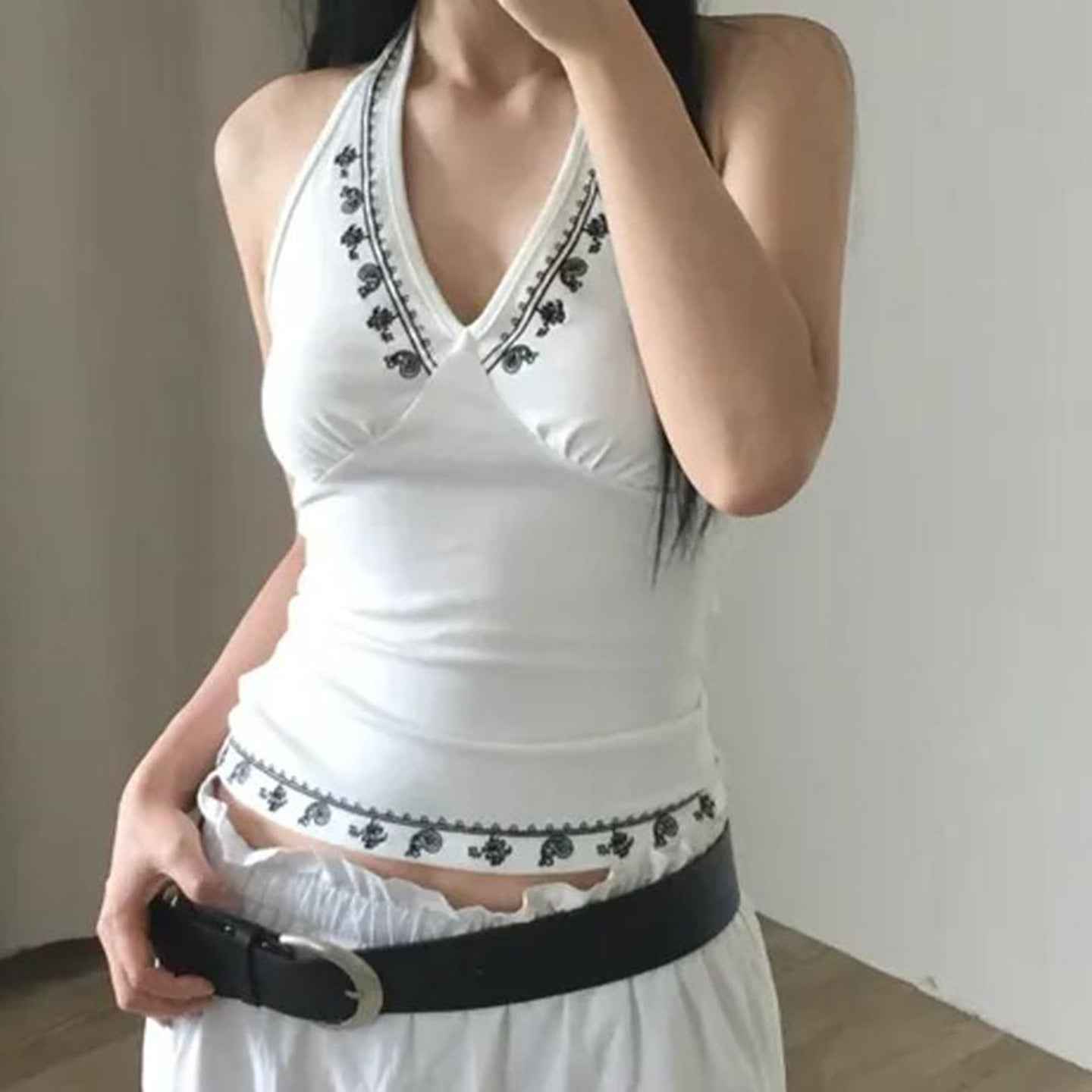 Versatile slim fit V-neck slimming top for women | MuddyStock Originals MuddyStock