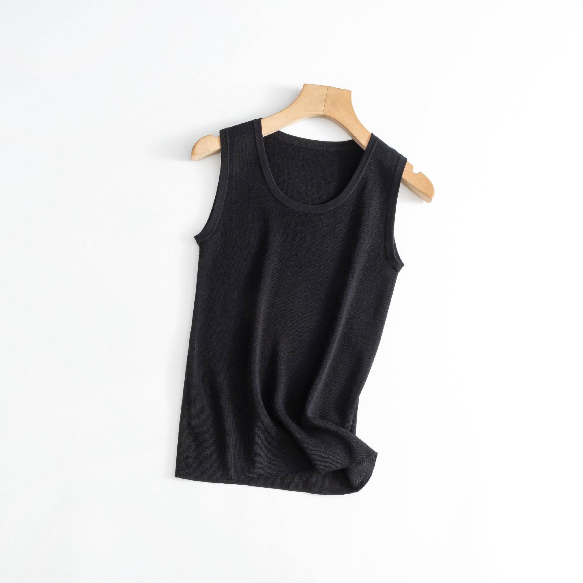 New Seamless Inner Low Collar Sleeveless Knitwear Black MuddyStock